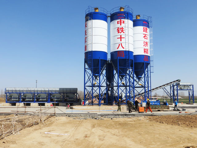 中鐵十(shi)八局穩定(ding)土廠拌設(she)備