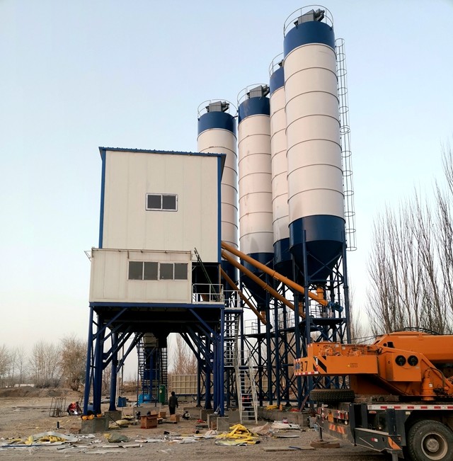 大型混凝(níng)土攪拌站(zhàn)的工作效(xiào)率低産量(liàng)低怎麽辦(ban)？