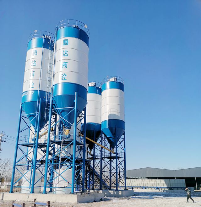 免基礎(chu)混凝土(tǔ)攪拌站(zhan)有什麽(me)優點？