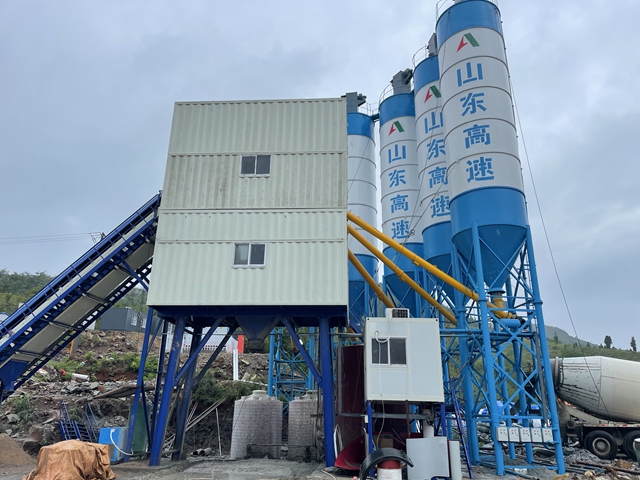 商品(pin)混凝土(tǔ)攪拌站(zhan)設備的(de)安全防(fang)範有哪(nǎ)些？